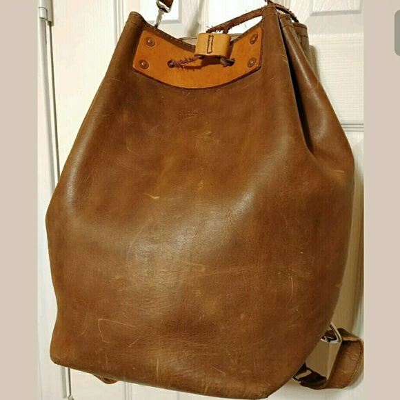 *SOLD* Saddleback Bucket backpack in Tobacco - Picture 2 of 8